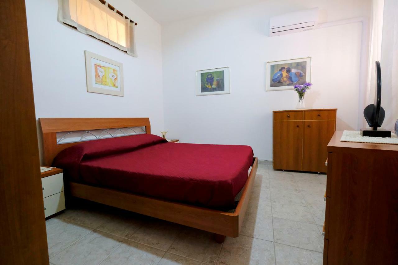 إيغليزياس Bed & Breakfast L'Aquilino المظهر الخارجي الصورة