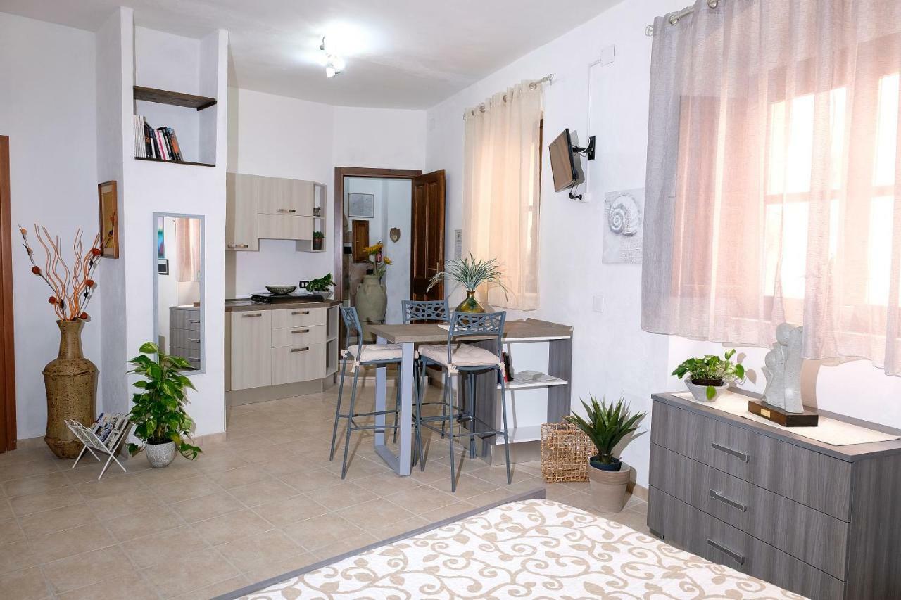 إيغليزياس Bed & Breakfast L'Aquilino المظهر الخارجي الصورة