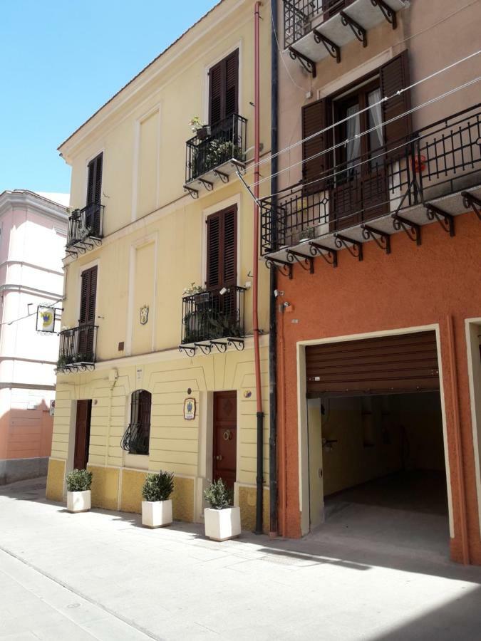 إيغليزياس Bed & Breakfast L'Aquilino المظهر الخارجي الصورة